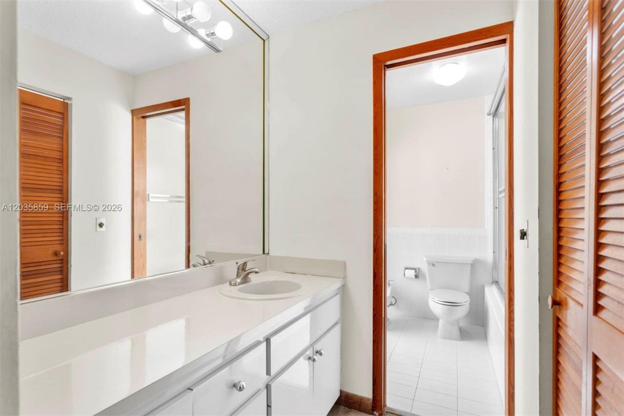 320 NW 136th Ave , Miami, FL 33182 Photo
