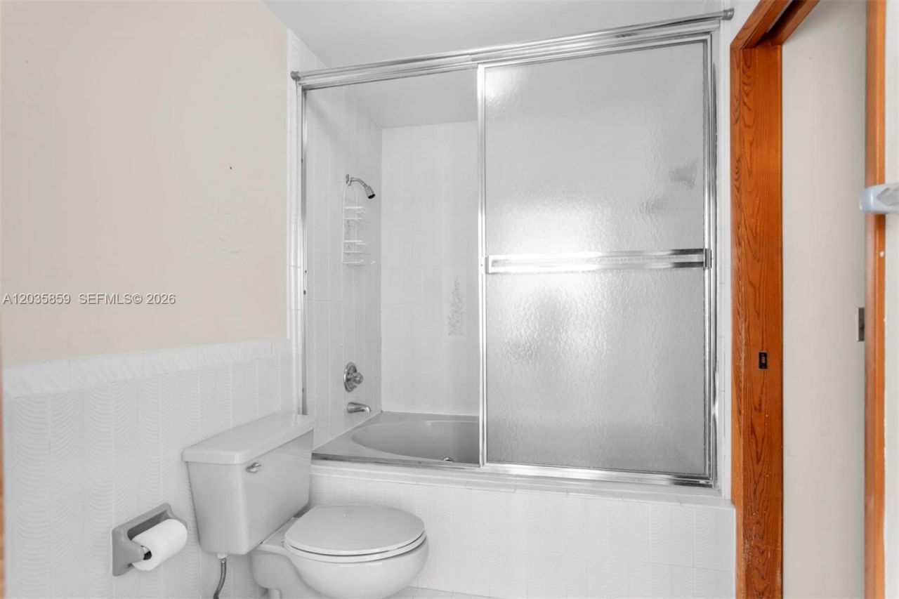 320 NW 136th Ave , Miami, FL 33182 Photo