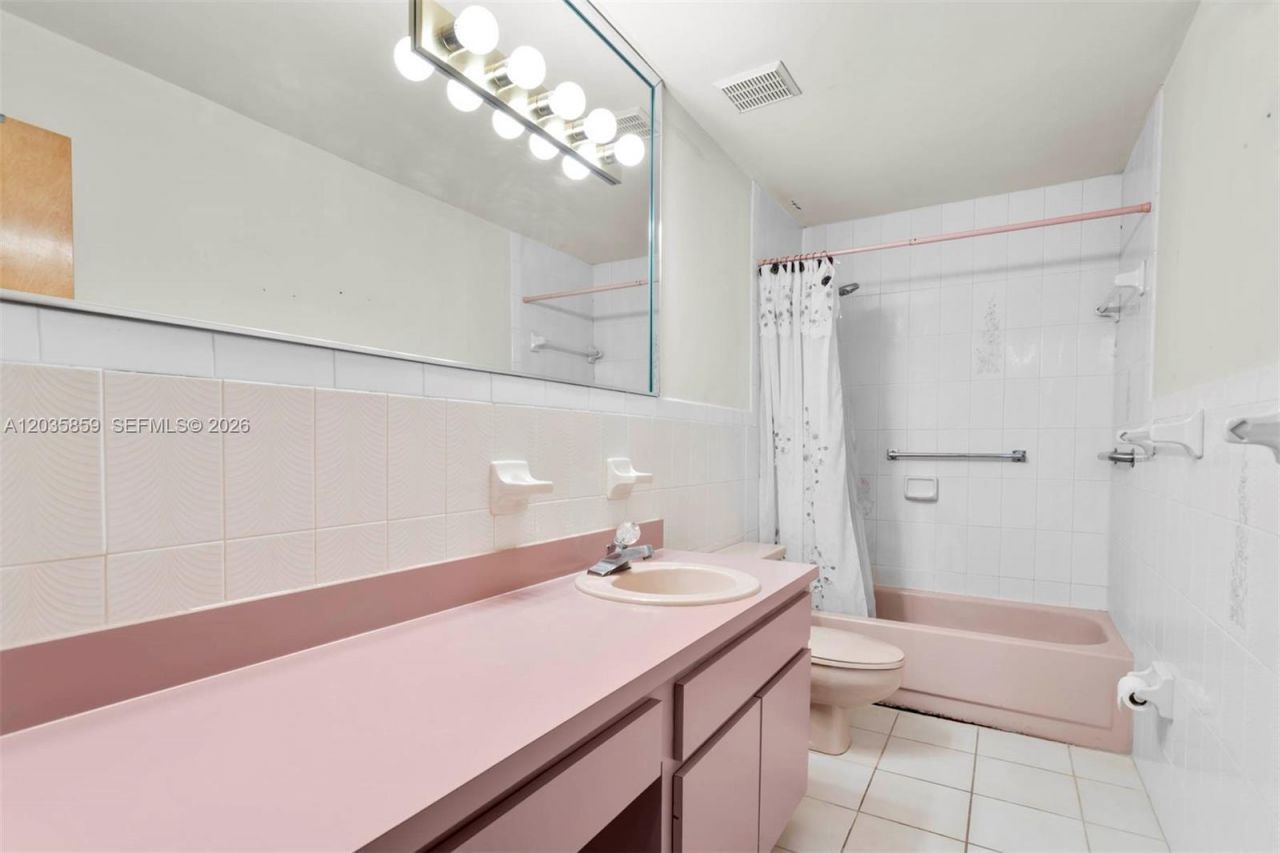 320 NW 136th Ave , Miami, FL 33182 Photo