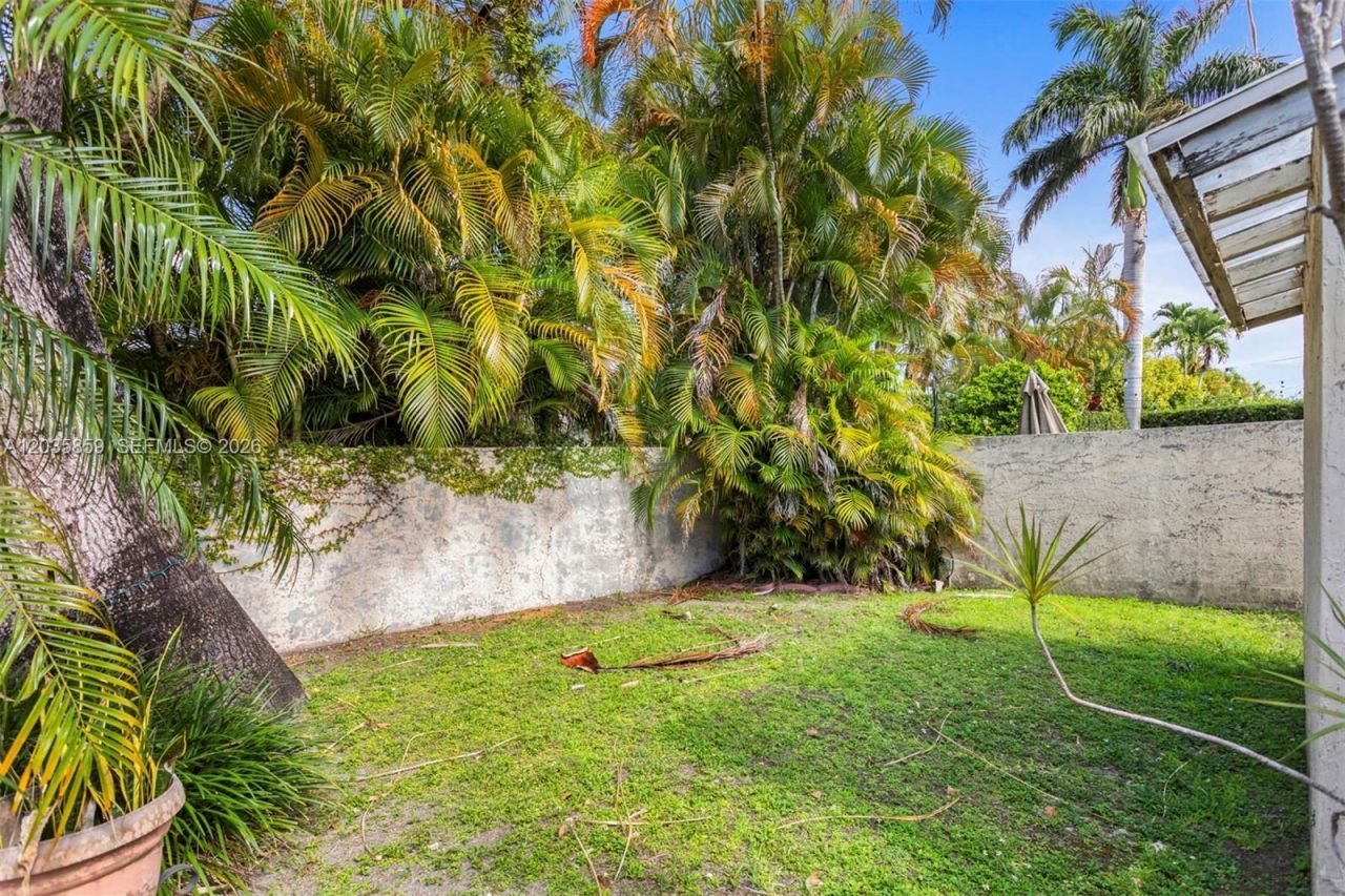320 NW 136th Ave , Miami, FL 33182 Photo