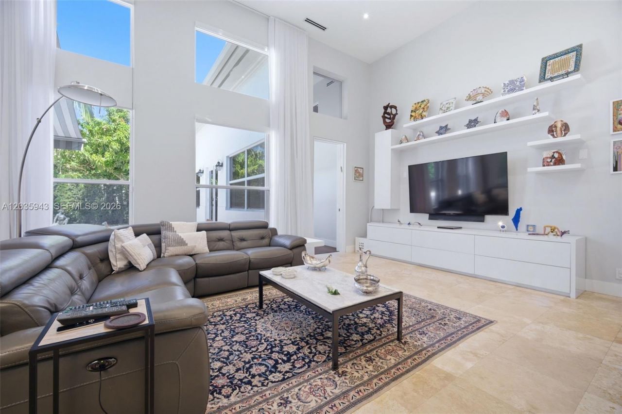 1205 Seagull Ter , Hollywood, FL 33019 Photo