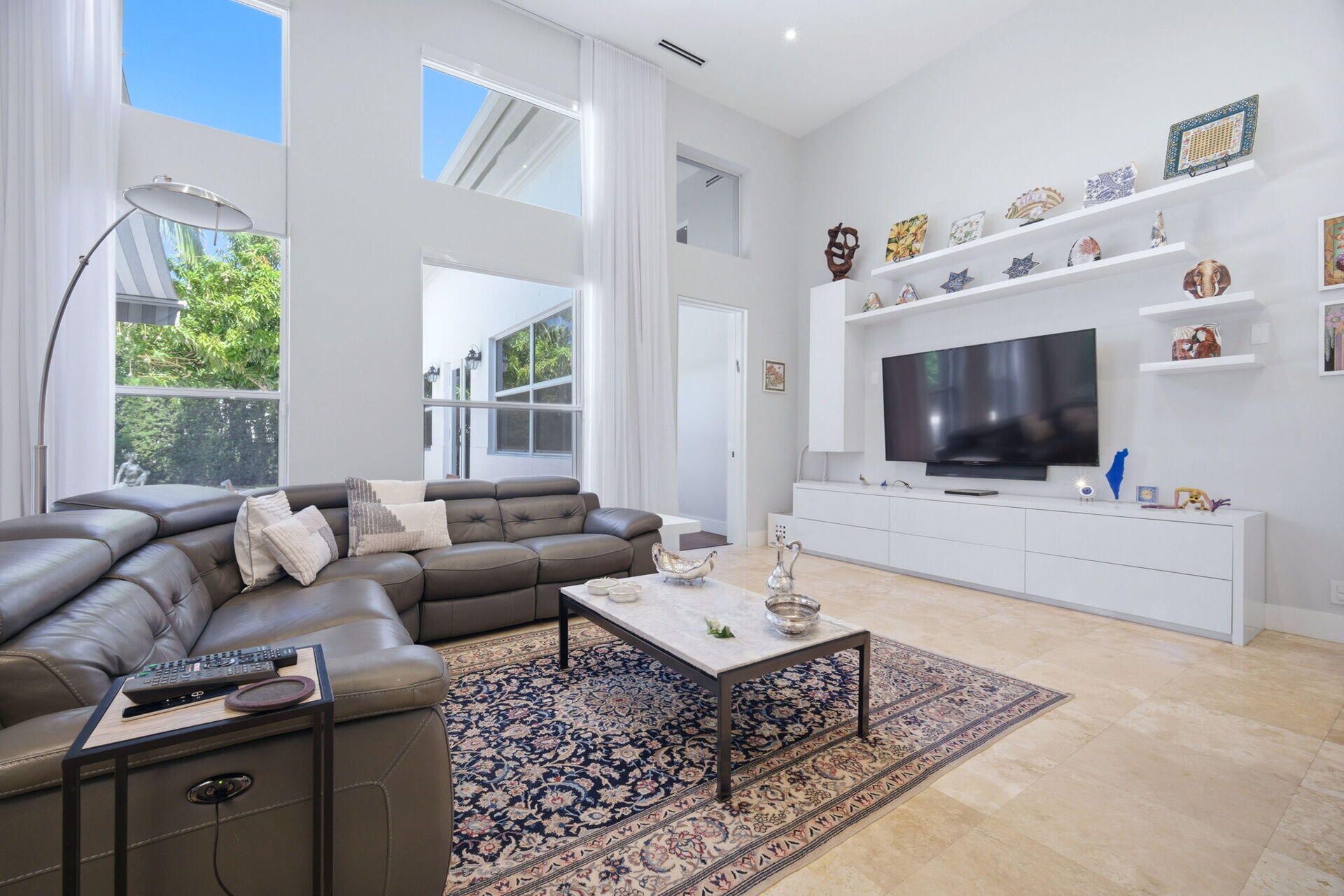 1205 Seagull Ter , Hollywood, FL 33019 Photo
