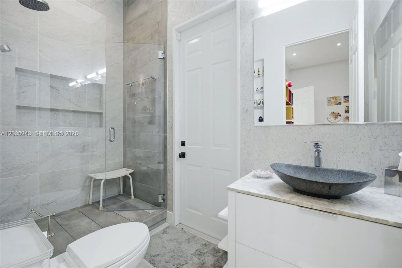 1205 Seagull Ter , Hollywood, FL 33019 Photo