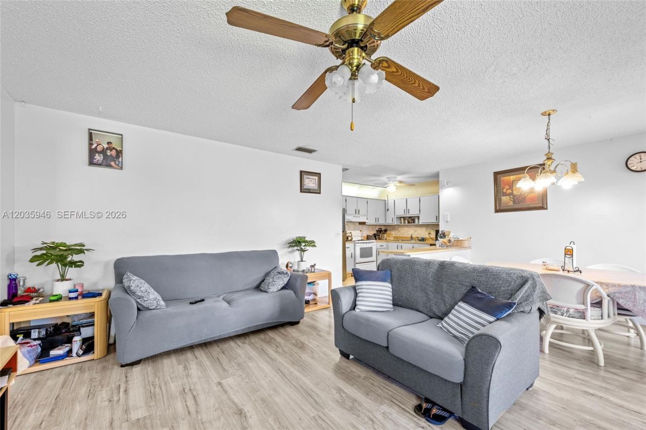 5839 La Pinata Blvd , Unit C-2, Greenacres, FL 33463 Photo