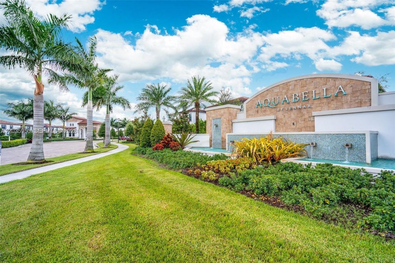 3476 W 114th Ter , Hialeah Gardens, FL 33018 Photo