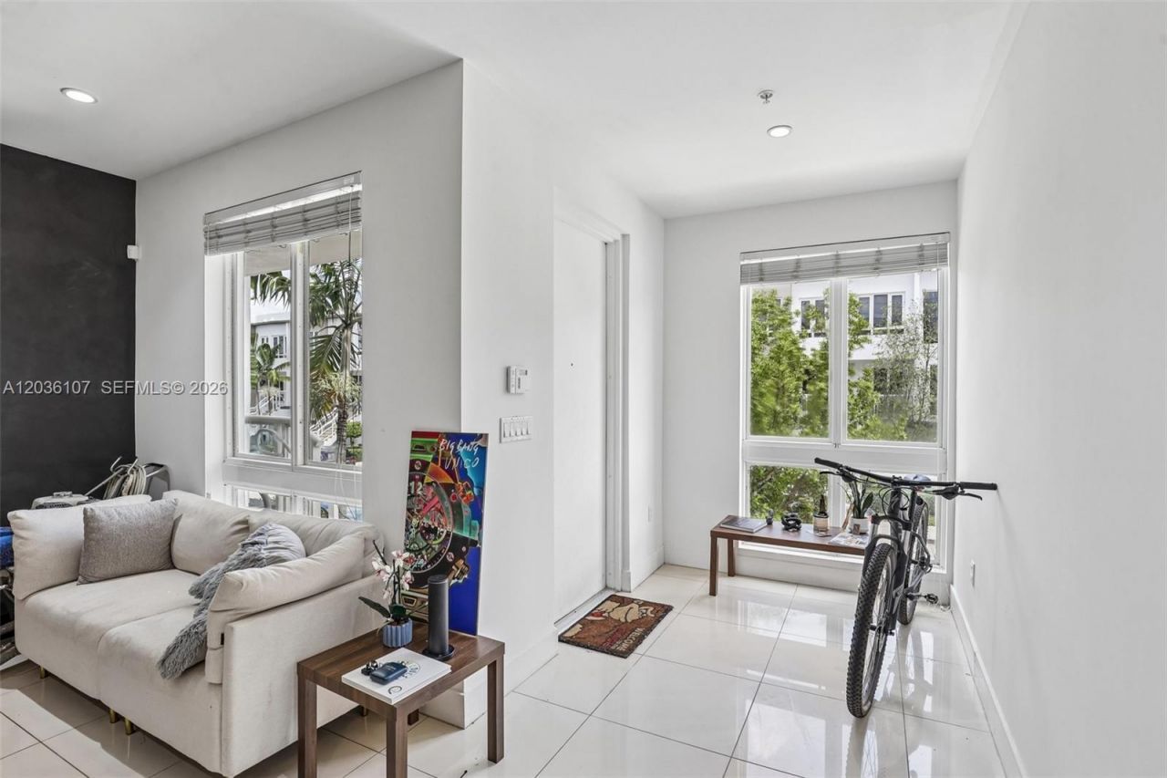 10280 NW 63rd Ter , Unit 203, Doral, FL 33178 Photo