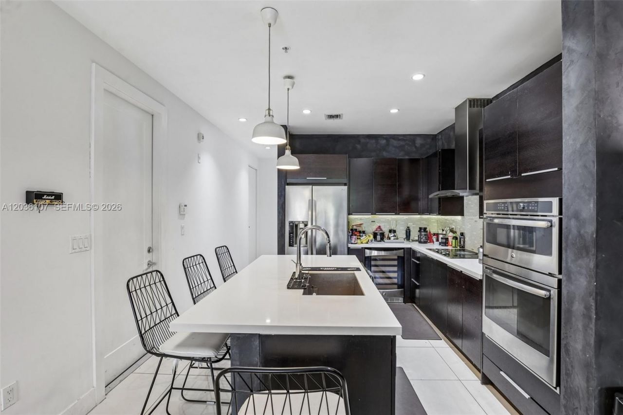 10280 NW 63rd Ter , Unit 203, Doral, FL 33178 Photo