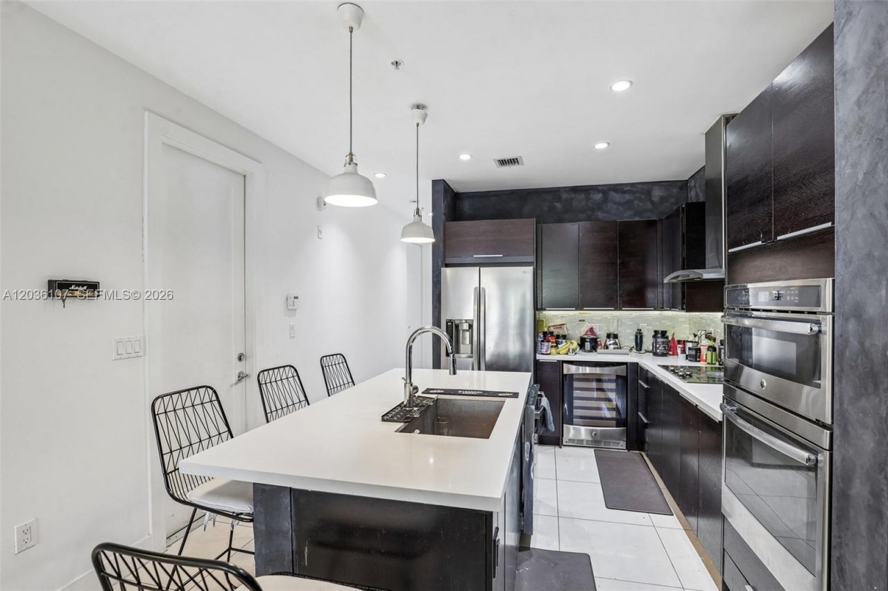 10280 NW 63rd Ter , Unit 203, Doral, FL 33178 Photo