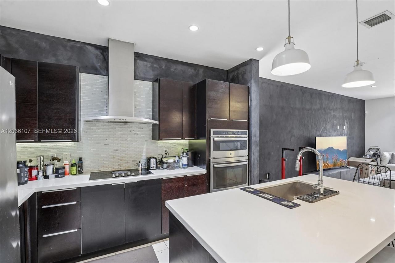 10280 NW 63rd Ter , Unit 203, Doral, FL 33178 Photo