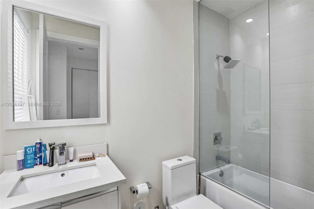 10280 NW 63rd Ter , Unit 203, Doral, FL 33178 Photo
