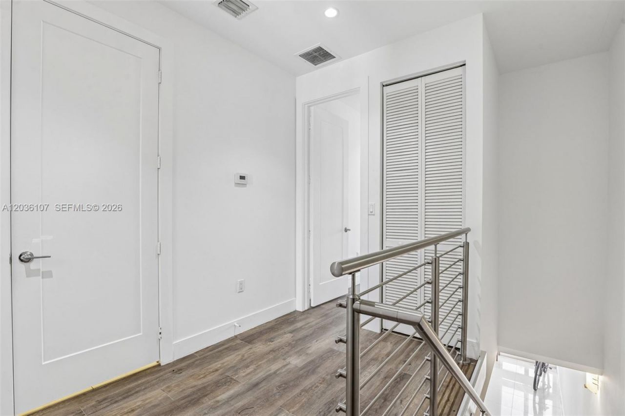 10280 NW 63rd Ter , Unit 203, Doral, FL 33178 Photo