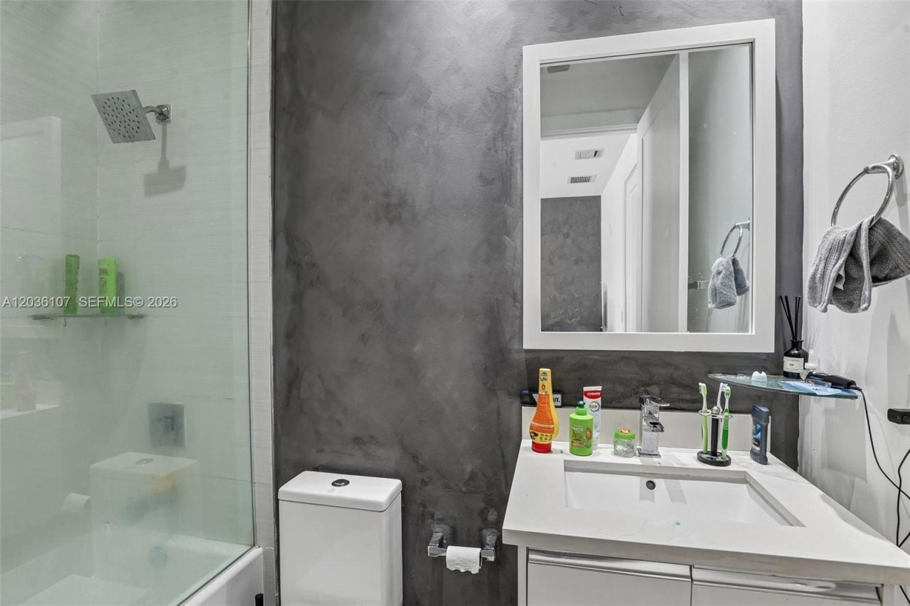 10280 NW 63rd Ter , Unit 203, Doral, FL 33178 Photo