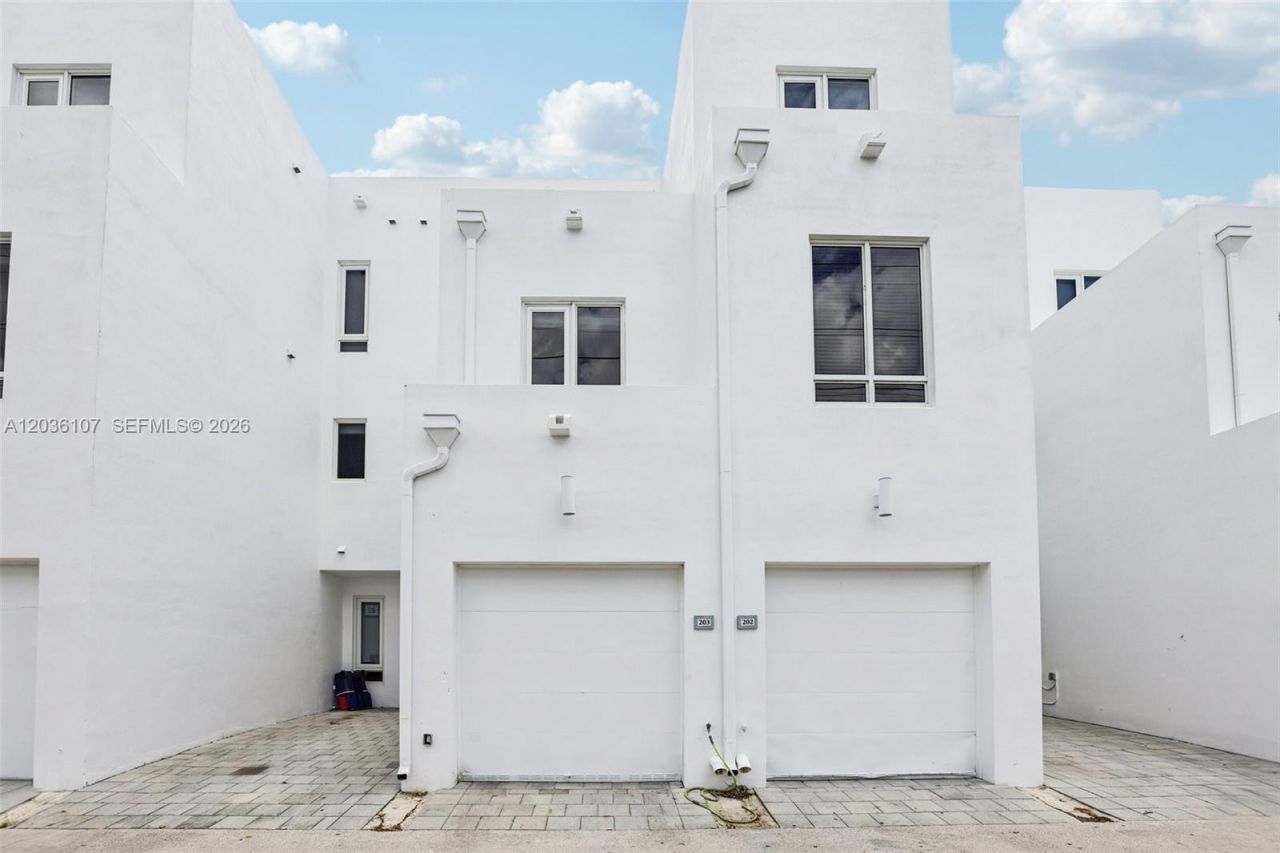 10280 NW 63rd Ter , Unit 203, Doral, FL 33178 Photo