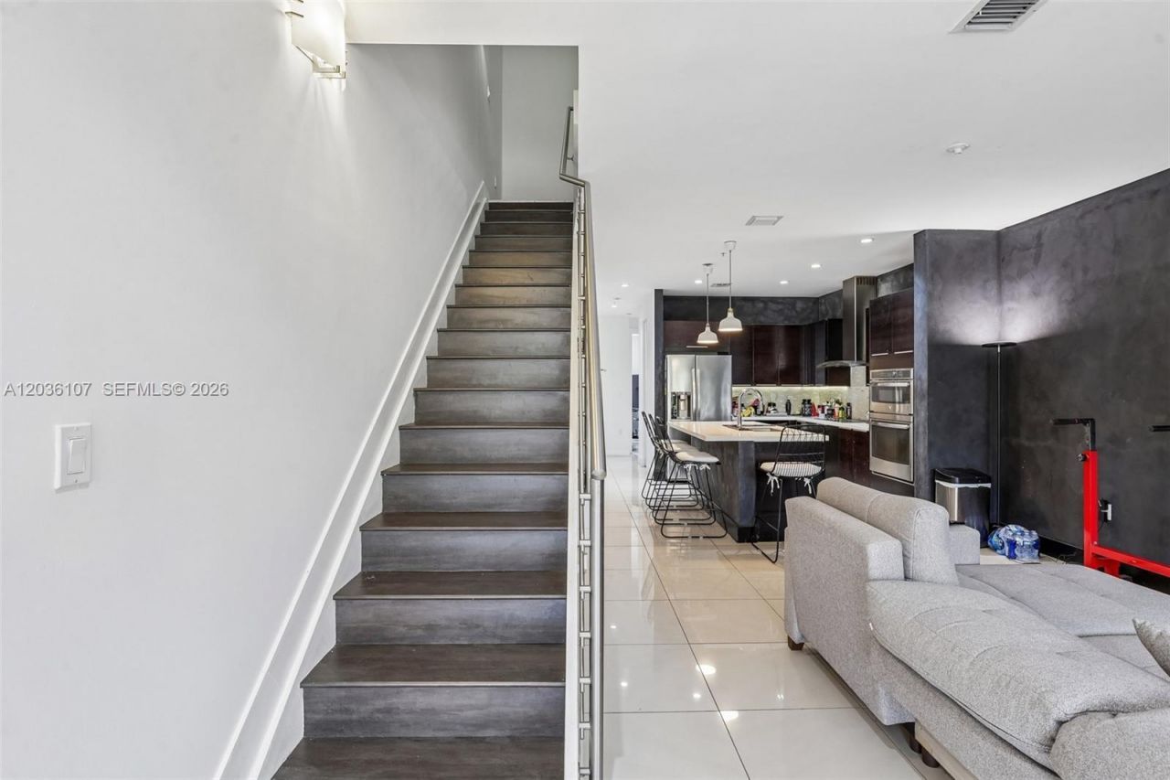 10280 NW 63rd Ter , Unit 203, Doral, FL 33178 Photo
