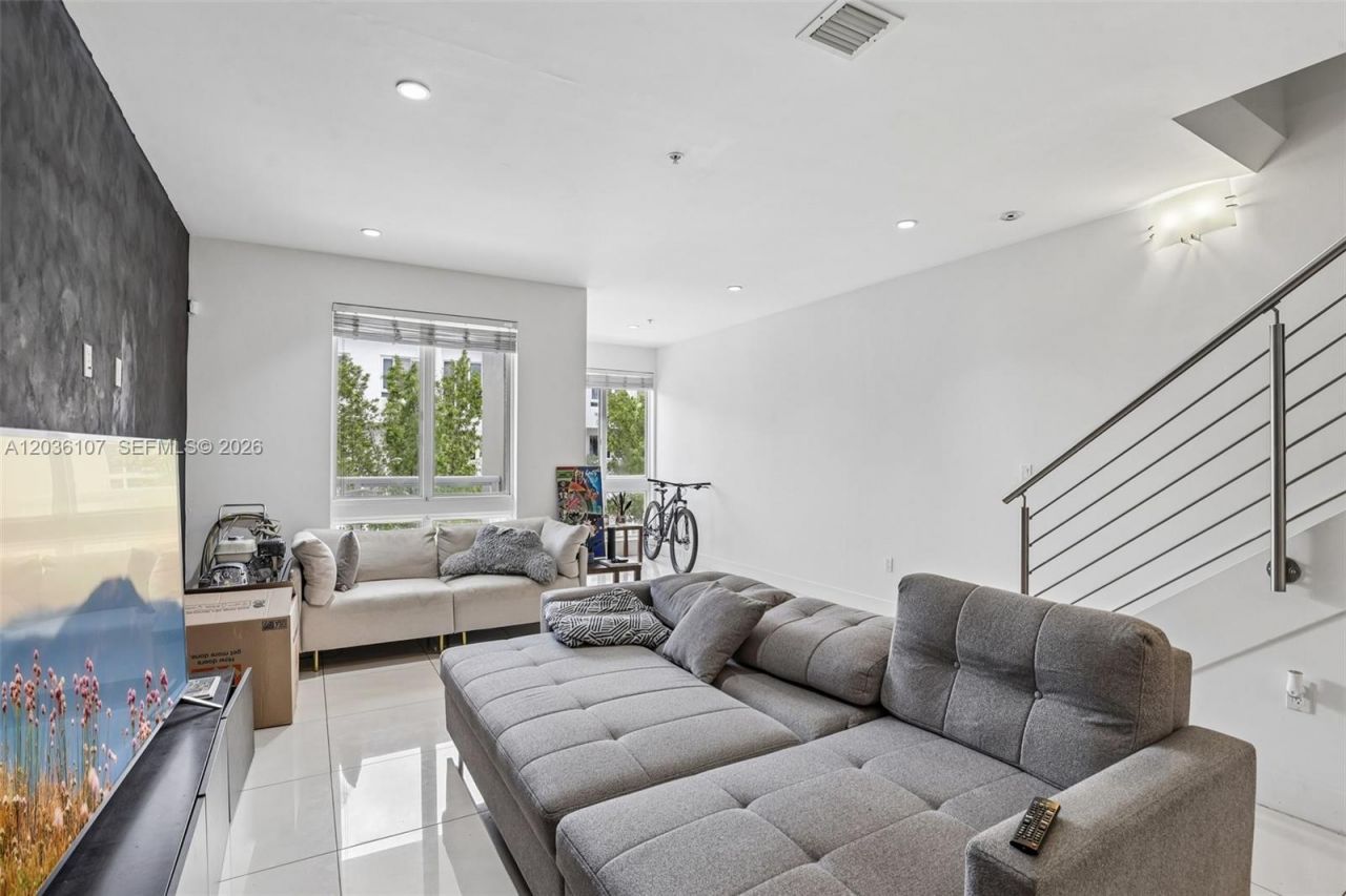 10280 NW 63rd Ter , Unit 203, Doral, FL 33178 Photo