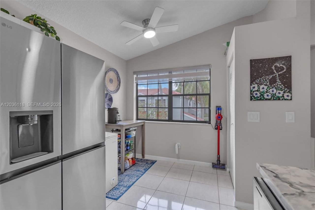 12026 NW 11th St, Unit 12026, Pembroke Pines, FL 33026 Photo