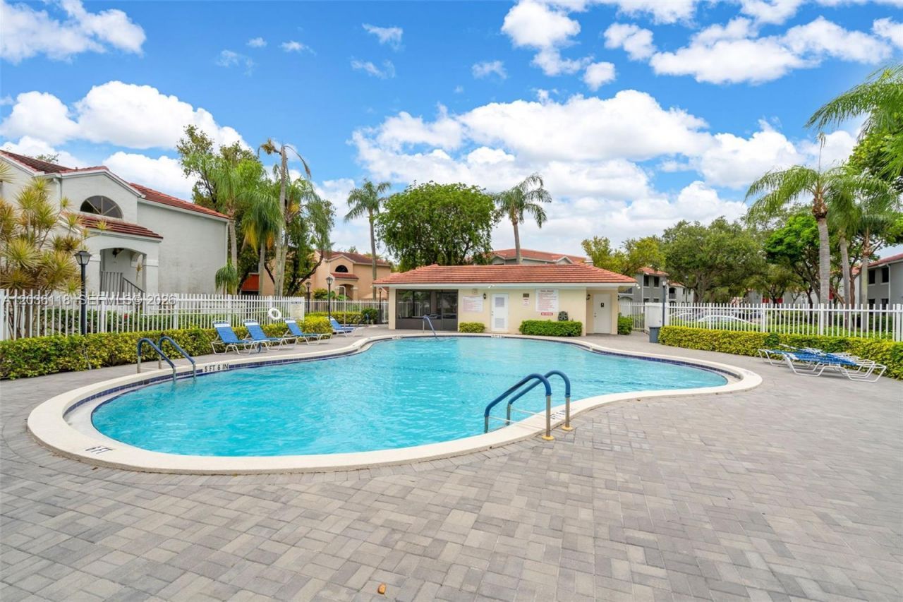 12026 NW 11th St, Unit 12026, Pembroke Pines, FL 33026 Photo