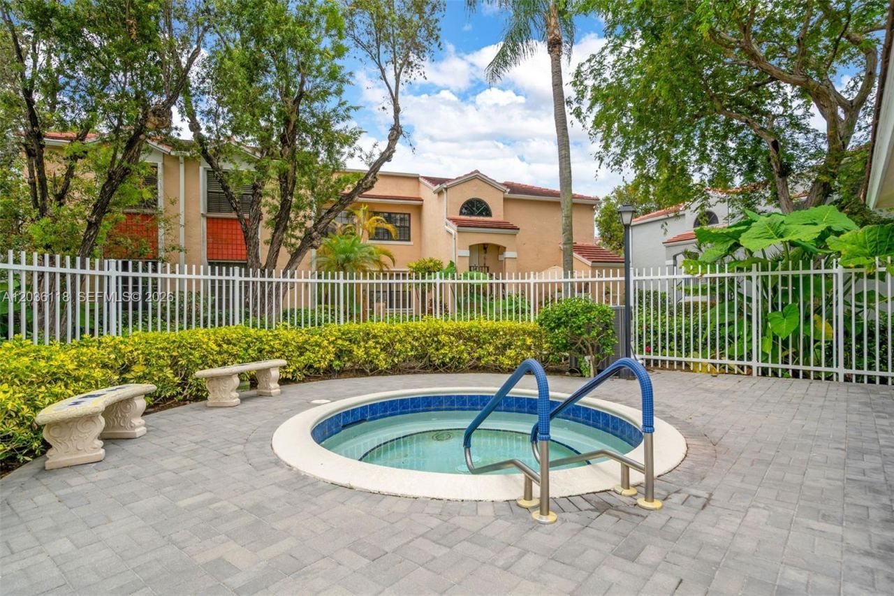 12026 NW 11th St, Unit 12026, Pembroke Pines, FL 33026 Photo