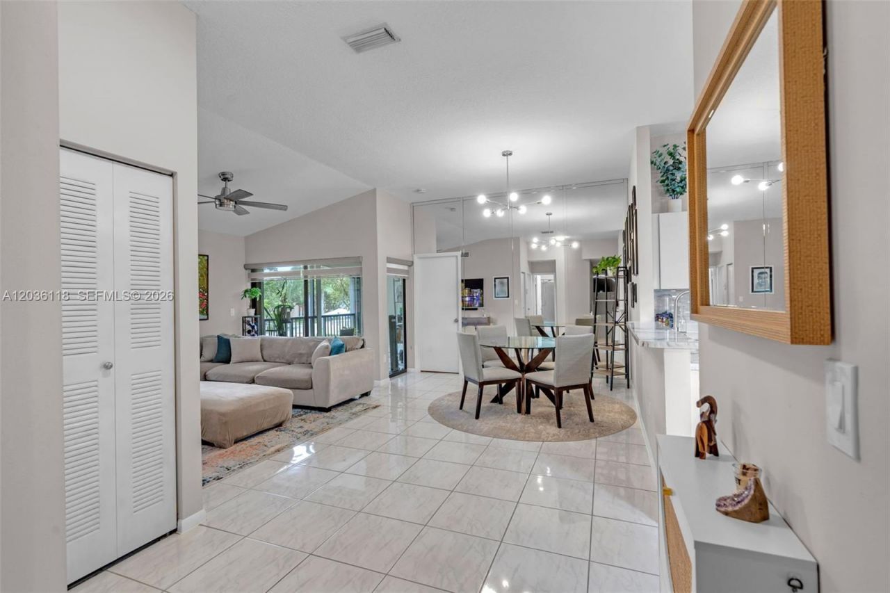 12026 NW 11th St, Unit 12026, Pembroke Pines, FL 33026 Photo