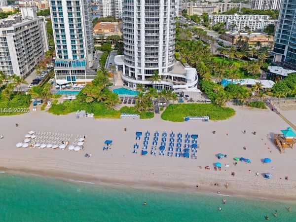17375 Collins Ave , Unit 905, Sunny Isles Beach, FL 33160