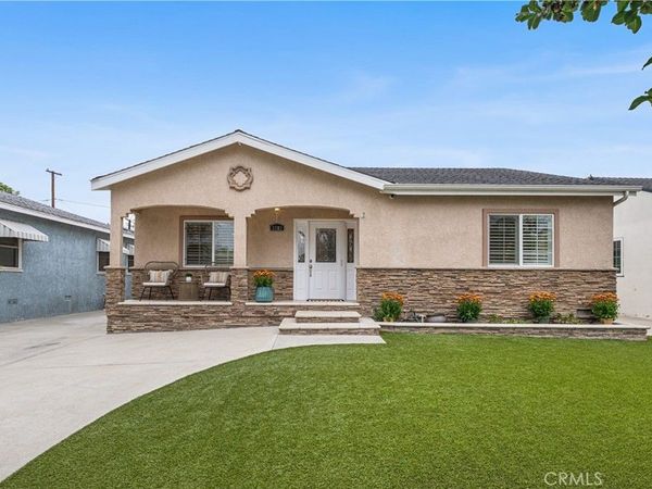 3702 Petaluma, Long Beach, CA 90808