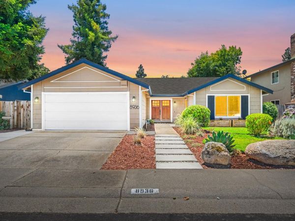 8936 Castle Park Dr, Elk Grove, CA 95624