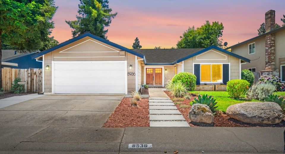 8936 Castle Park Dr, Elk Grove, CA 95624 Photo