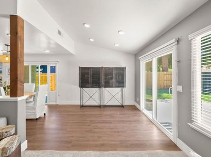 8936 Castle Park Dr, Elk Grove, CA 95624 Photo