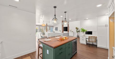 8936 Castle Park Dr, Elk Grove, CA 95624 Photo