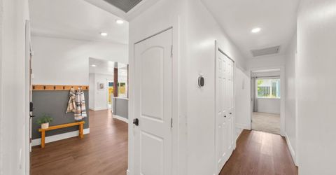8936 Castle Park Dr, Elk Grove, CA 95624 Photo