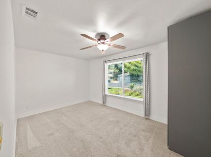 8936 Castle Park Dr, Elk Grove, CA 95624 Photo