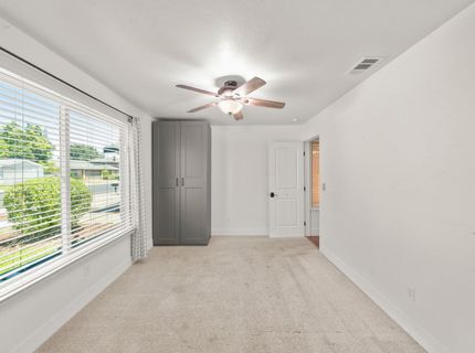 8936 Castle Park Dr, Elk Grove, CA 95624 Photo