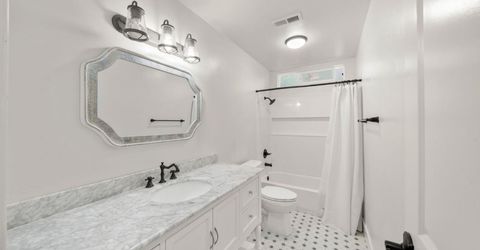 8936 Castle Park Dr, Elk Grove, CA 95624 Photo