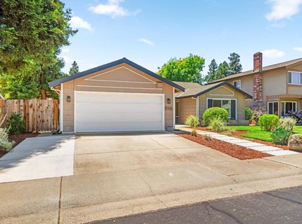 8936 Castle Park Dr, Elk Grove, CA 95624 Photo