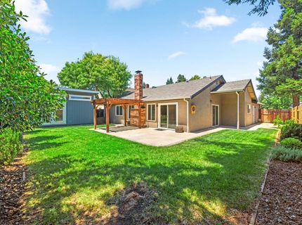 8936 Castle Park Dr, Elk Grove, CA 95624 Photo