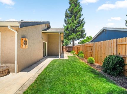 8936 Castle Park Dr, Elk Grove, CA 95624 Photo