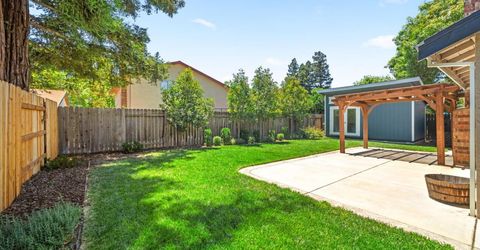 8936 Castle Park Dr, Elk Grove, CA 95624 Photo