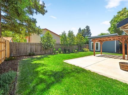 8936 Castle Park Dr, Elk Grove, CA 95624 Photo