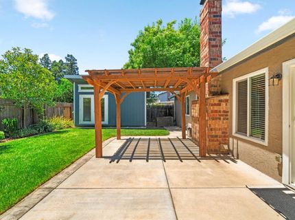 8936 Castle Park Dr, Elk Grove, CA 95624 Photo