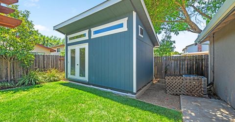 8936 Castle Park Dr, Elk Grove, CA 95624 Photo