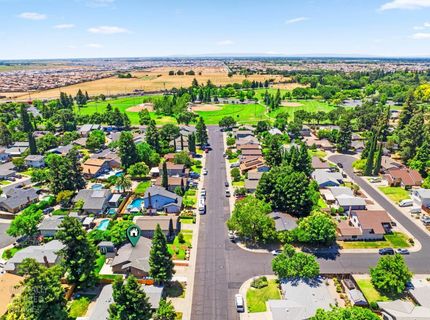 8936 Castle Park Dr, Elk Grove, CA 95624 Photo