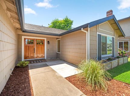 8936 Castle Park Dr, Elk Grove, CA 95624 Photo