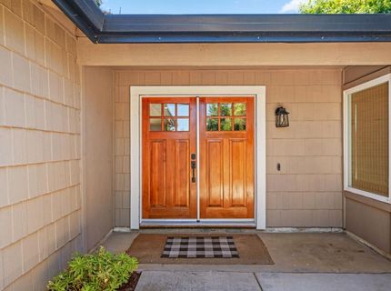 8936 Castle Park Dr, Elk Grove, CA 95624 Photo