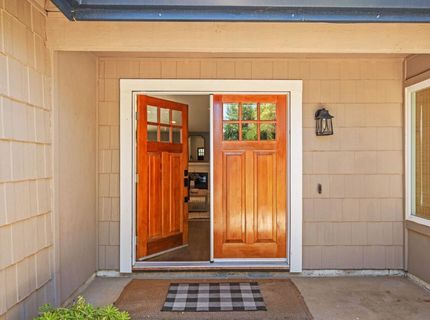 8936 Castle Park Dr, Elk Grove, CA 95624 Photo
