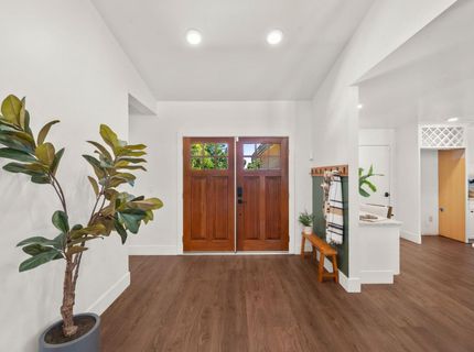8936 Castle Park Dr, Elk Grove, CA 95624 Photo