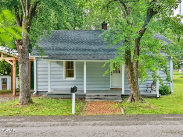 90 Holmes Street , Trezevant, TN 38258