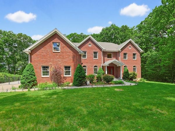 23 Goodnow Lane, Framingham, MA 01702