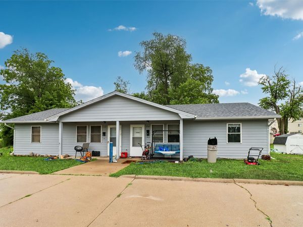 118 W 11th Street N, Newton, IA 50208