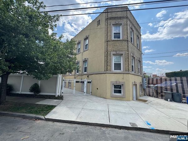233 Malvern Street, NEWARK, NJ 07105