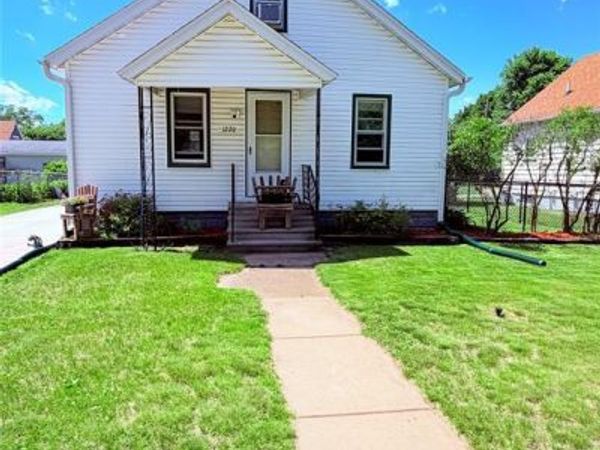 1220 Barron Street, Eau Claire, WI 54703
